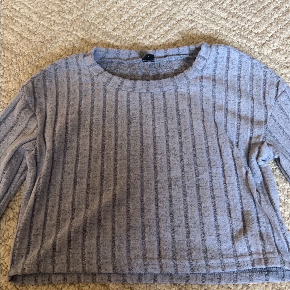 Long sleeve crop top
